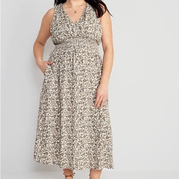 NWT Old Navy Floral Ruched Waist Maxi - size Large - Picture 2 of 7